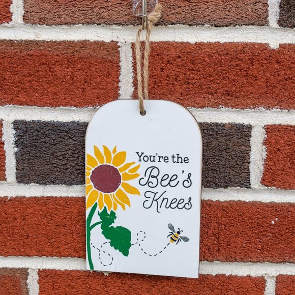 Wooden Tag Sign YOU'RE THE BEE'S KNEES Honey Bee Sunflower Spring Ornament Gift - Picture 5 of 6